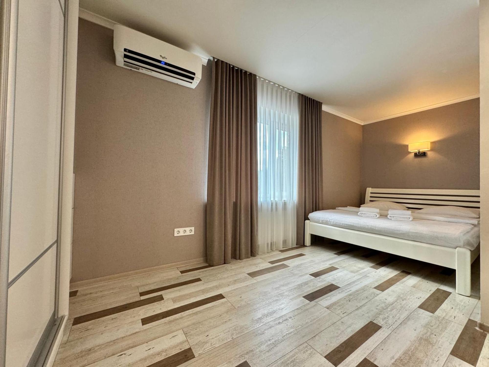 Apartpoltava Розкішна Студія З Кутовою Ванною, 1-Й Будинок Біля Корпусного Парку, Панорамний Балкон Exterior foto