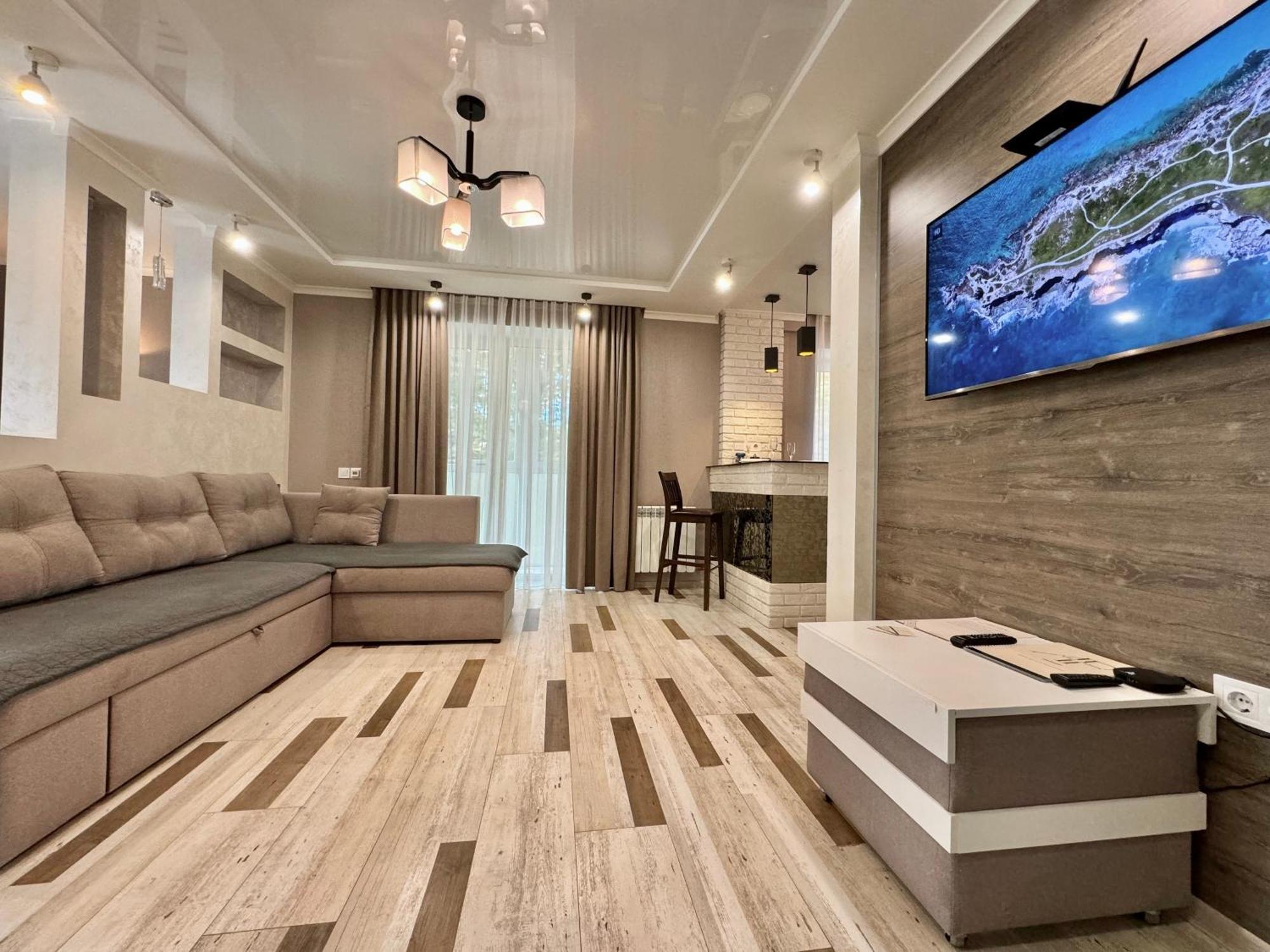 Apartpoltava Розкішна Студія З Кутовою Ванною, 1-Й Будинок Біля Корпусного Парку, Панорамний Балкон Exterior foto
